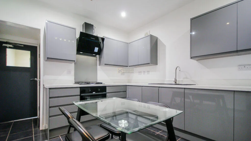 4 bedroom terraced house for rent