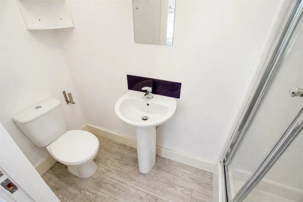 6 bedroom house for rent
