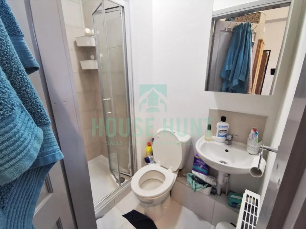5 bedroom terraced house for rent