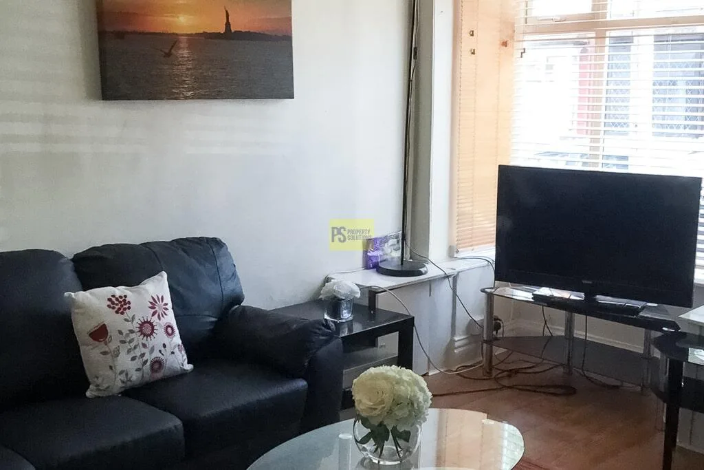 5 bedroom terraced house for rent