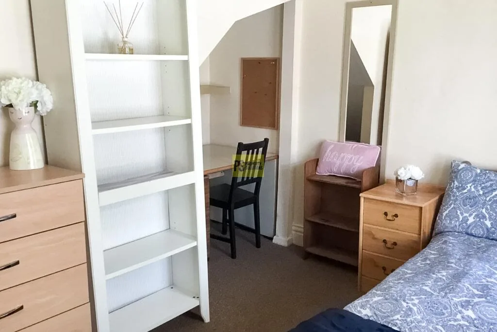 5 bedroom terraced house for rent