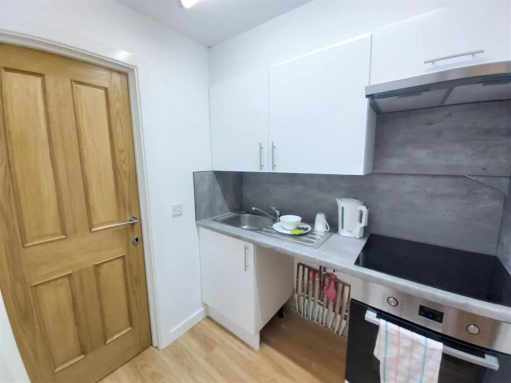 Studio flat for rent