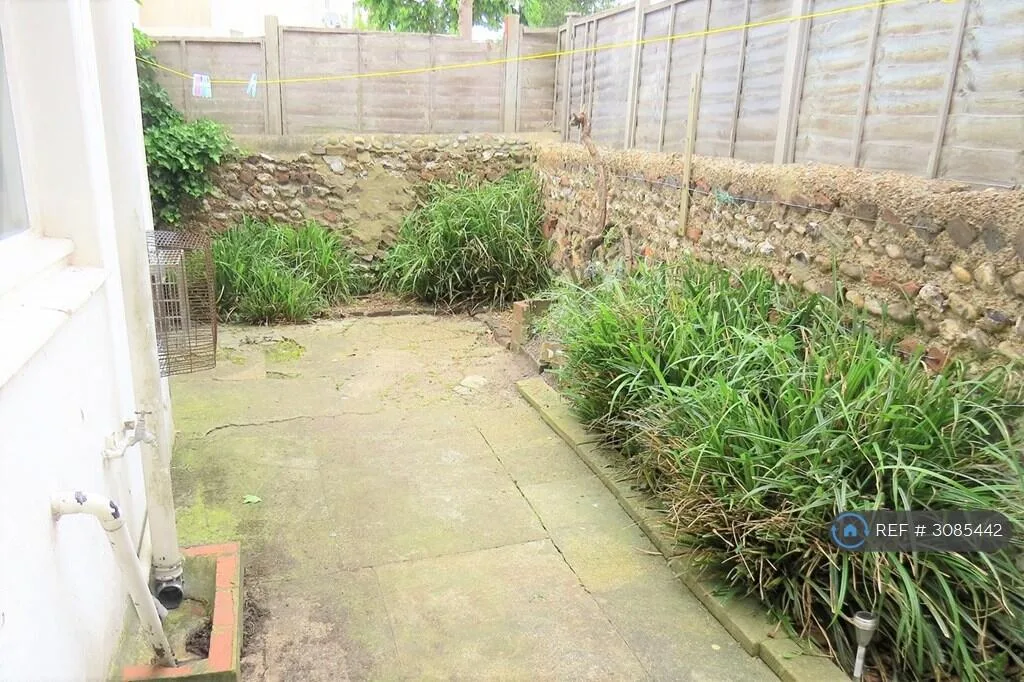 5 bedroom terraced house for rent