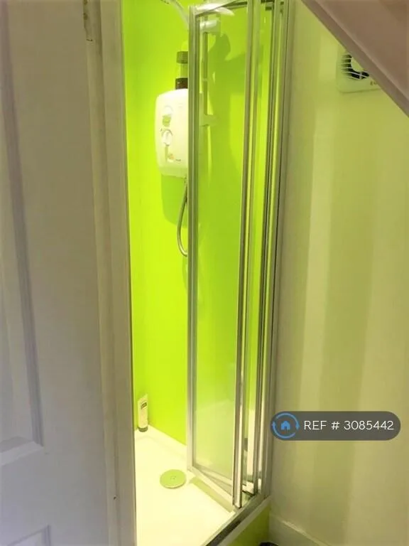 5 bedroom terraced house for rent