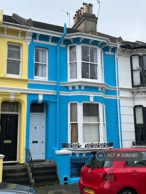 5 bedroom terraced house for rent