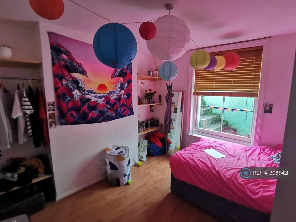 5 bedroom terraced house for rent