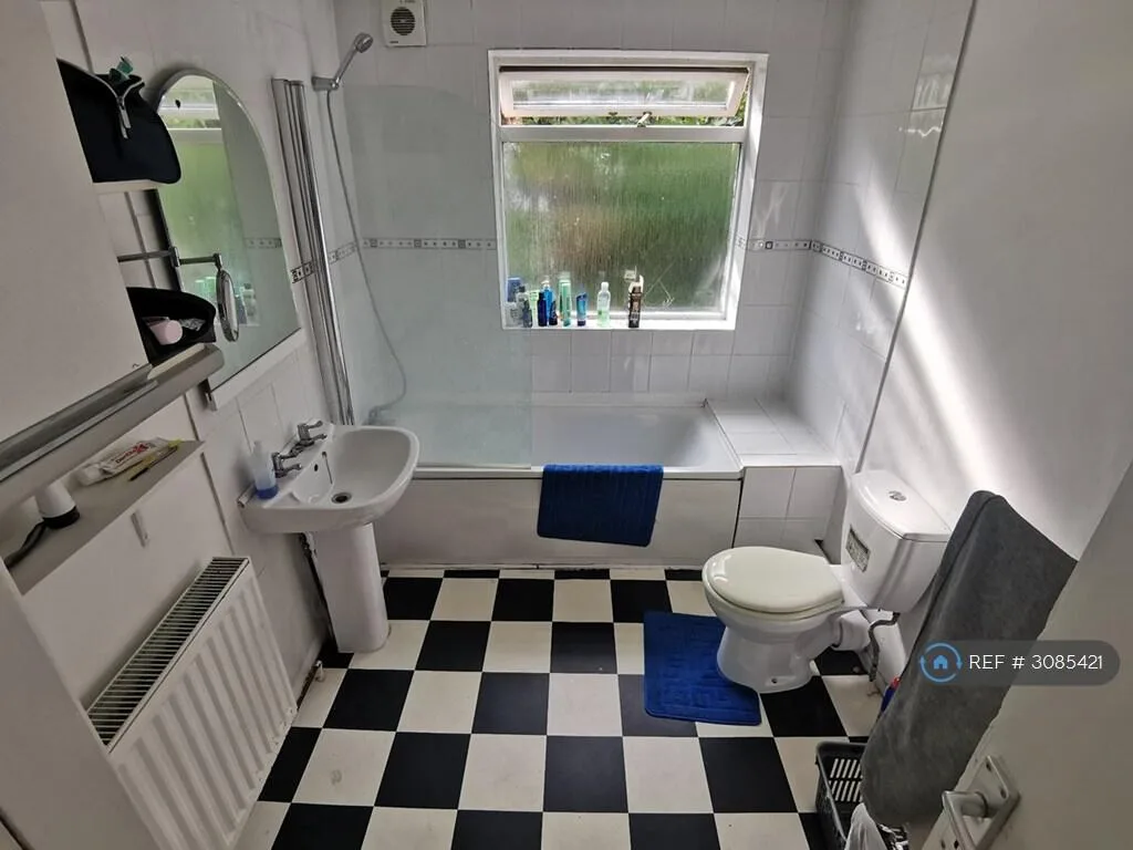 5 bedroom terraced house for rent