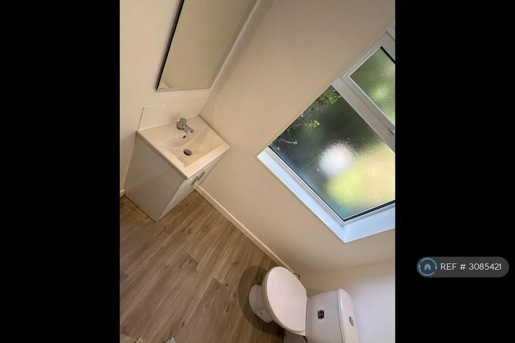 5 bedroom terraced house for rent