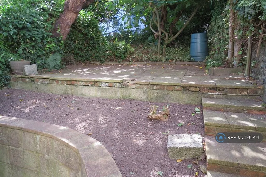 5 bedroom terraced house for rent