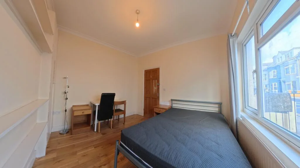6 bedroom terraced house for rent