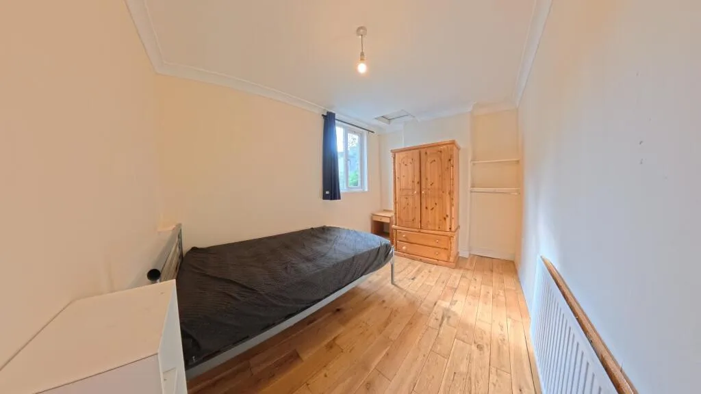 6 bedroom terraced house for rent