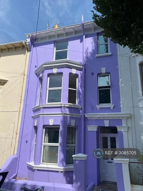 6 bedroom terraced house for rent