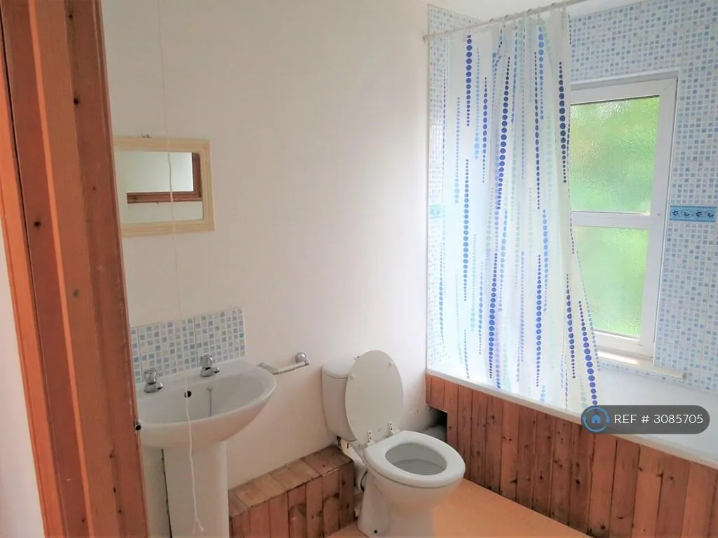 6 bedroom terraced house for rent