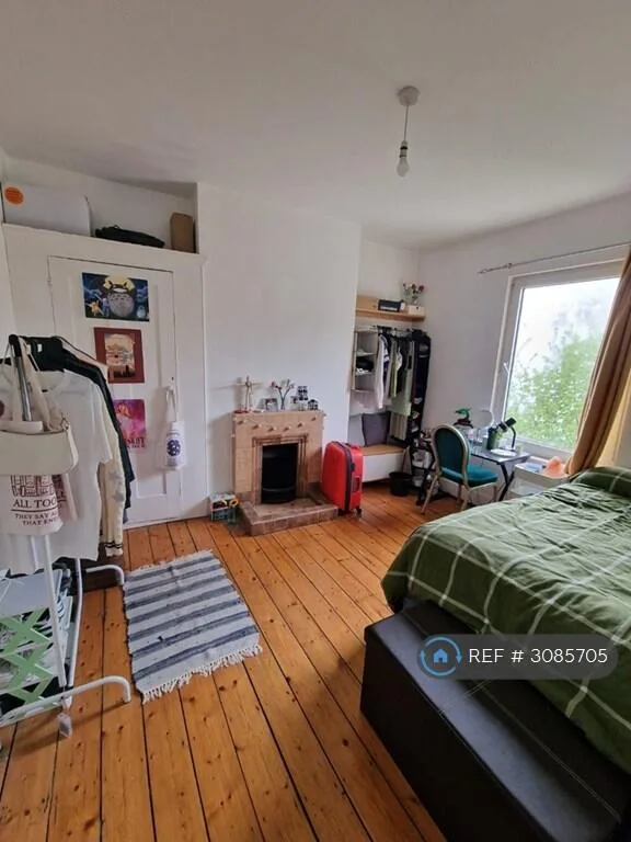 6 bedroom terraced house for rent