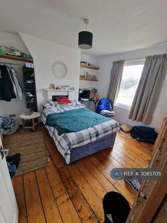 6 bedroom terraced house for rent