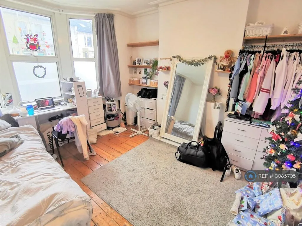 6 bedroom terraced house for rent