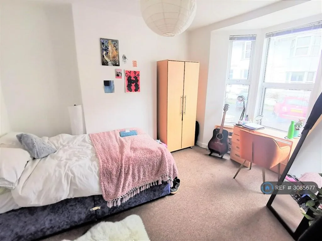 6 bedroom terraced house for rent