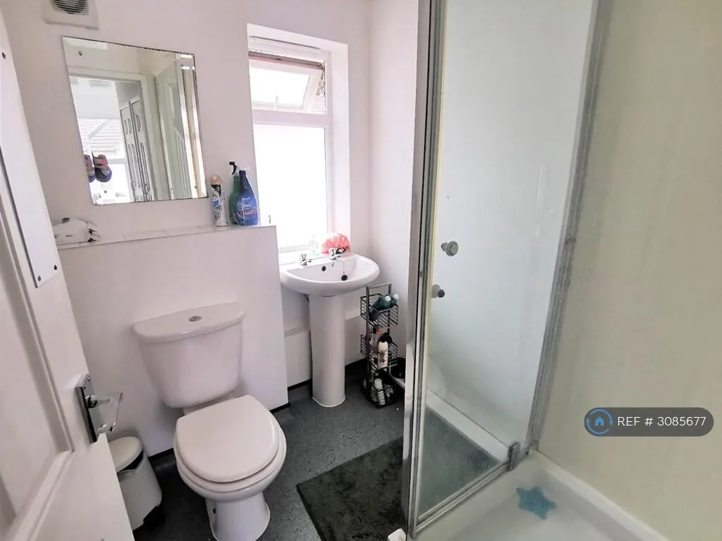 6 bedroom terraced house for rent