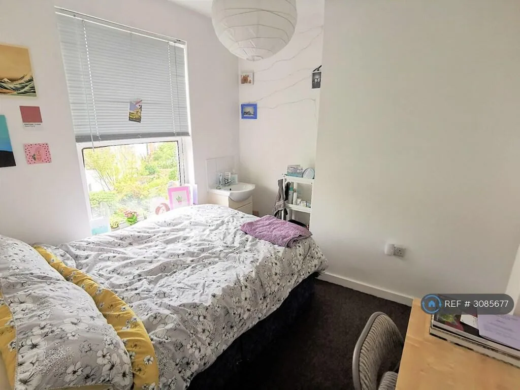 6 bedroom terraced house for rent