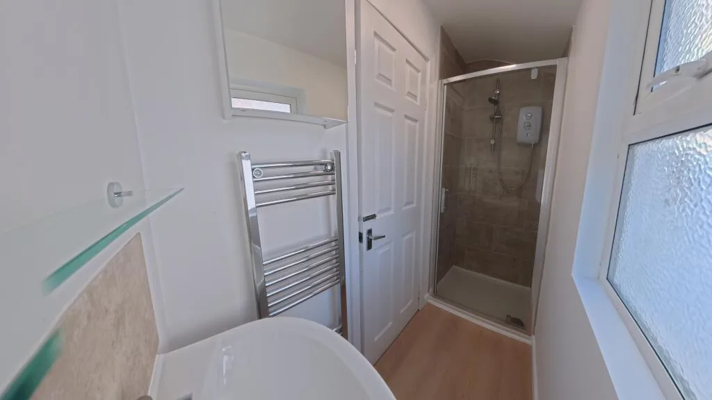 5 bedroom terraced house for rent