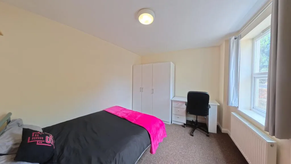 3 bedroom end of terrace house for rent