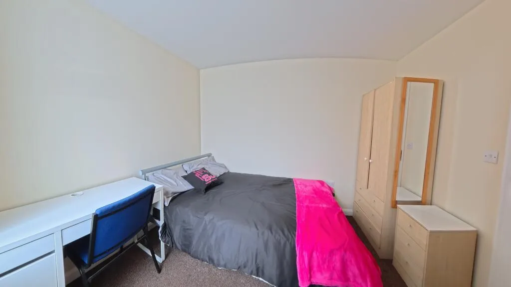3 bedroom end of terrace house for rent