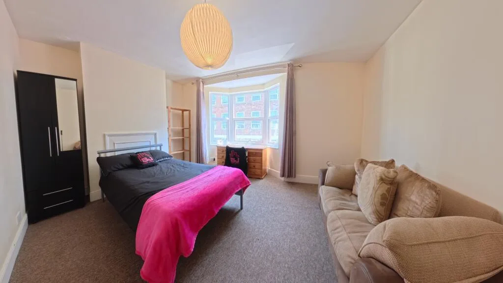 3 bedroom maisonette for rent
