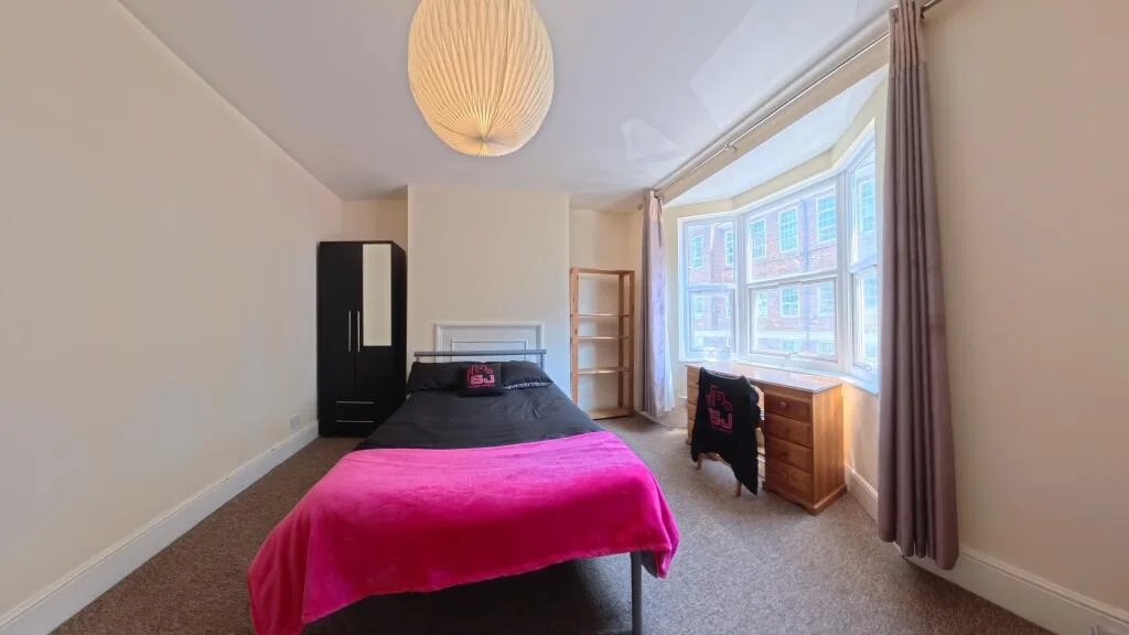3 bedroom maisonette for rent