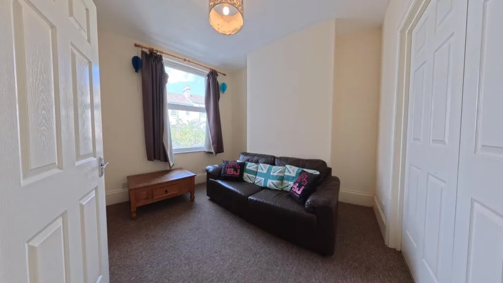 3 bedroom maisonette for rent