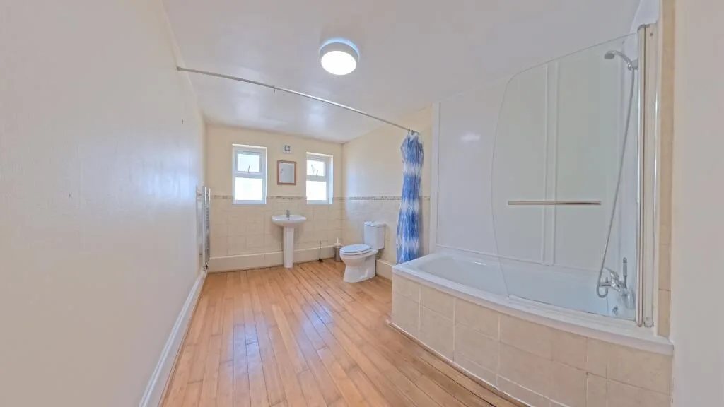 3 bedroom maisonette for rent