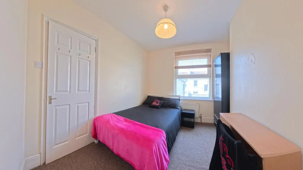 3 bedroom maisonette for rent