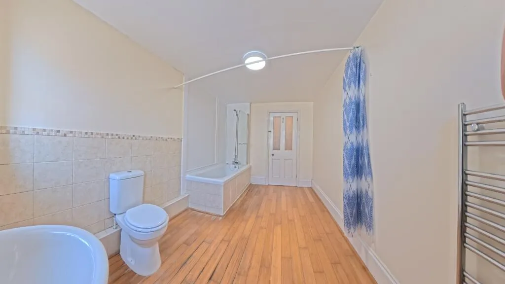 3 bedroom maisonette for rent