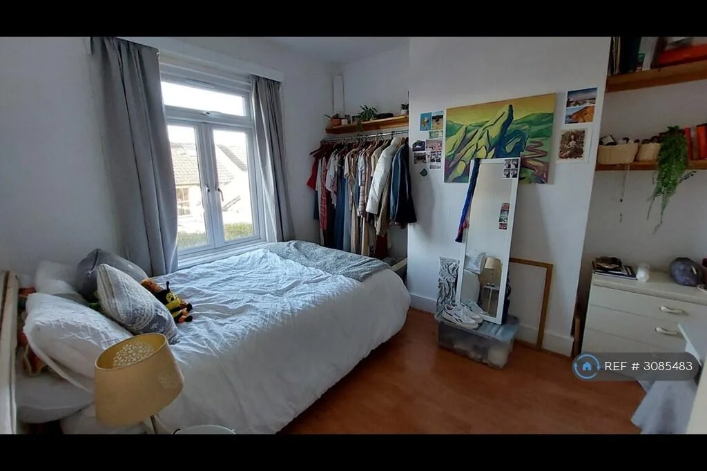 5 bedroom terraced house for rent