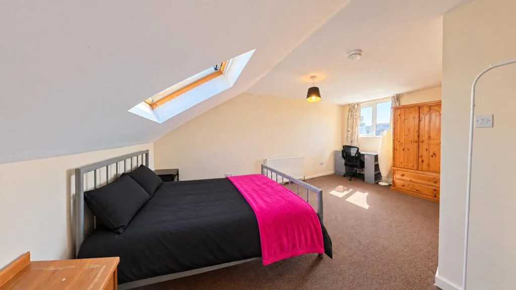 5 bedroom terraced house for rent