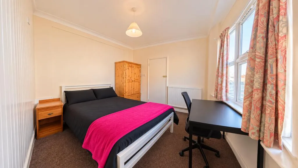 5 bedroom terraced house for rent