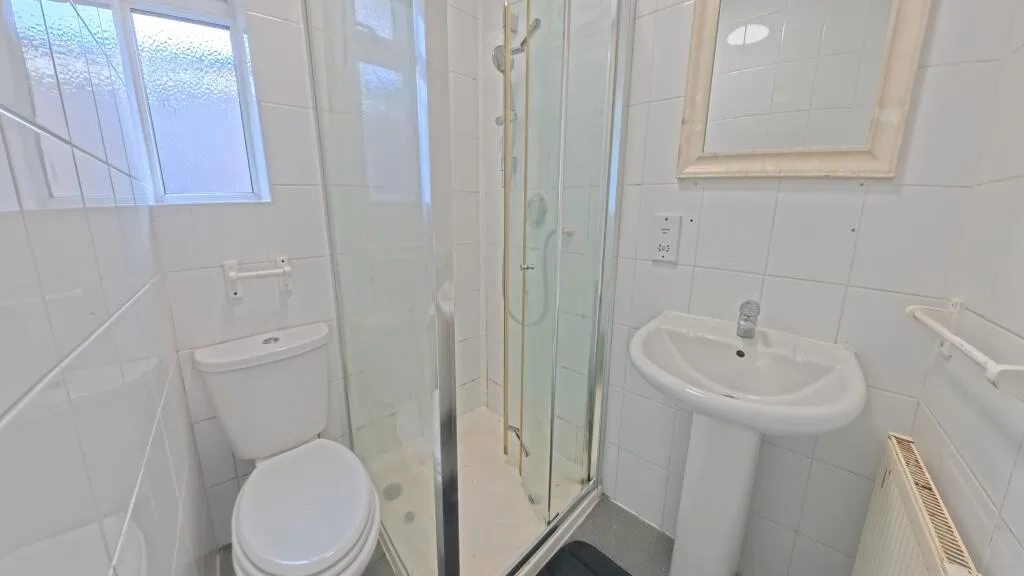 6 bedroom house for rent