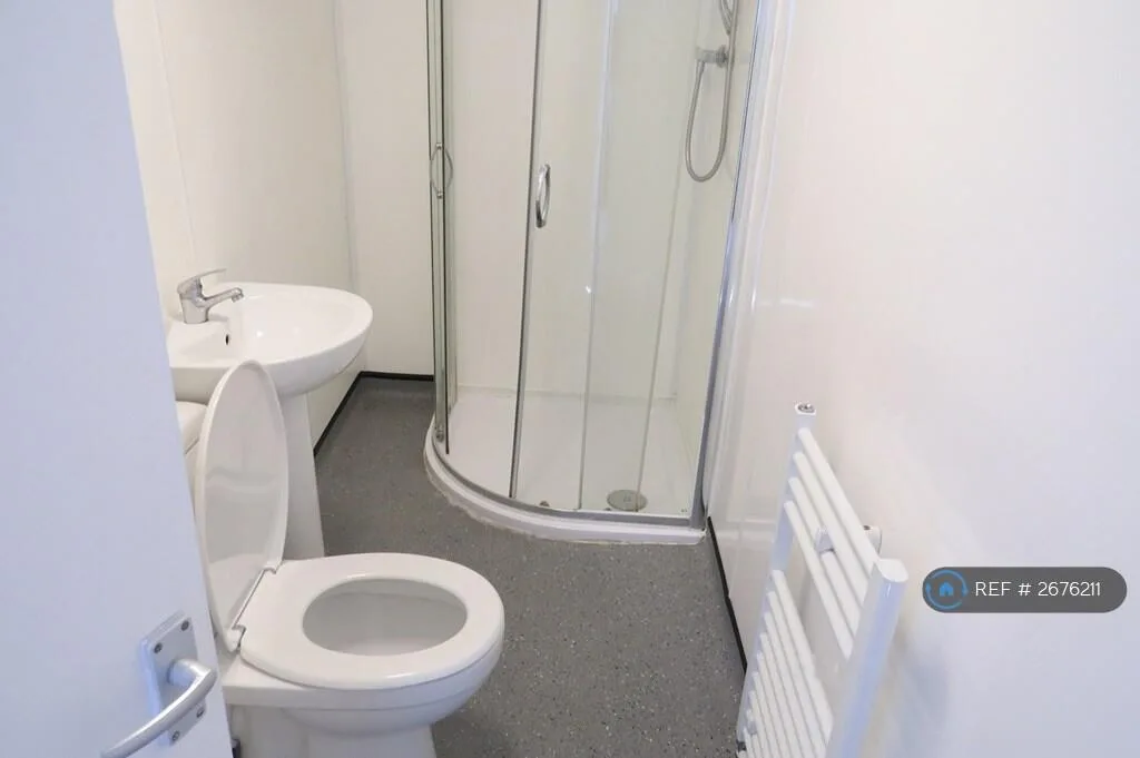 6 bedroom terraced house for rent