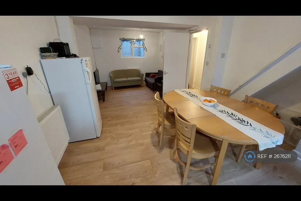 6 bedroom terraced house for rent