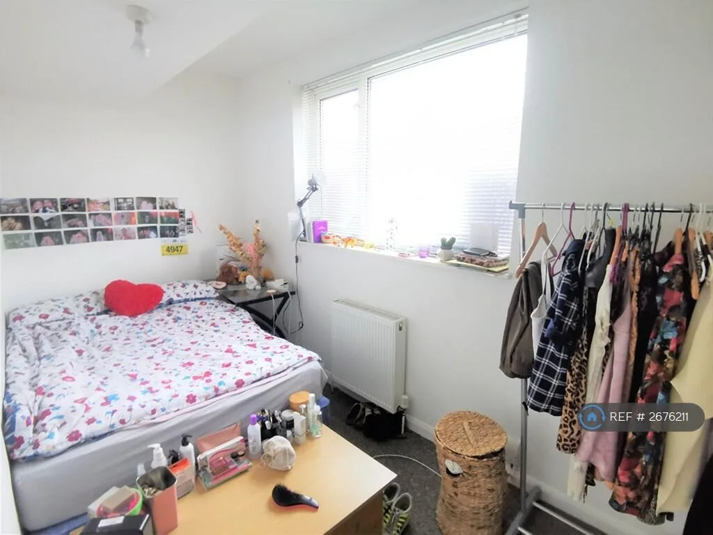6 bedroom terraced house for rent