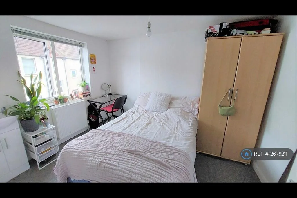 6 bedroom terraced house for rent