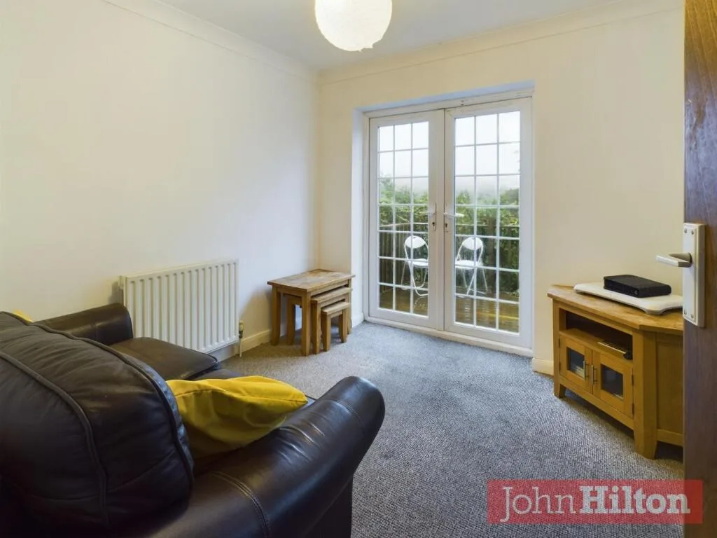 4 bedroom end of terrace house for rent