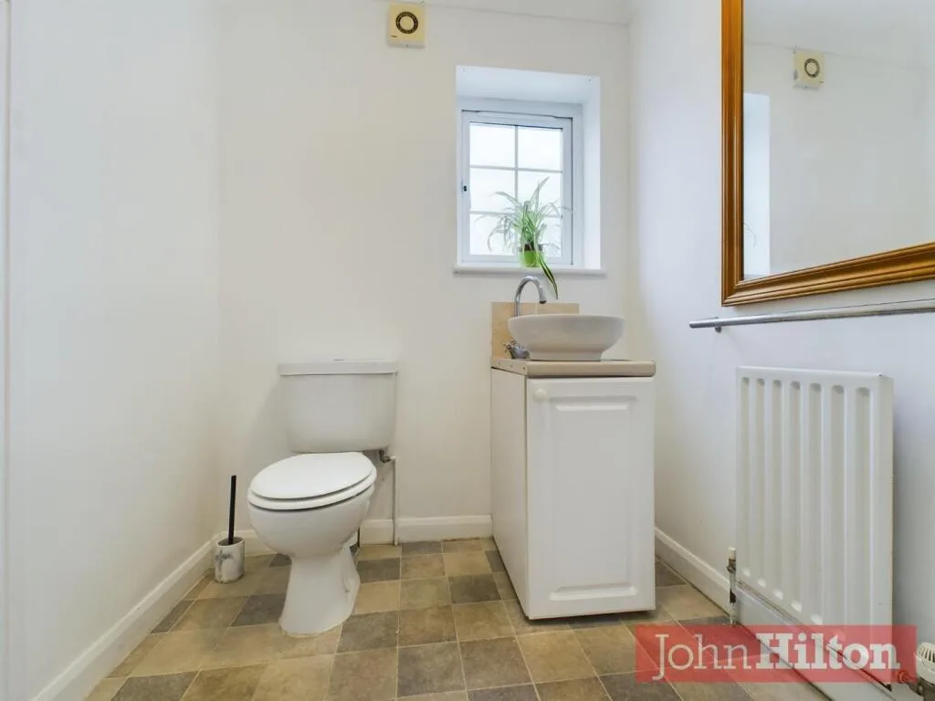 4 bedroom end of terrace house for rent