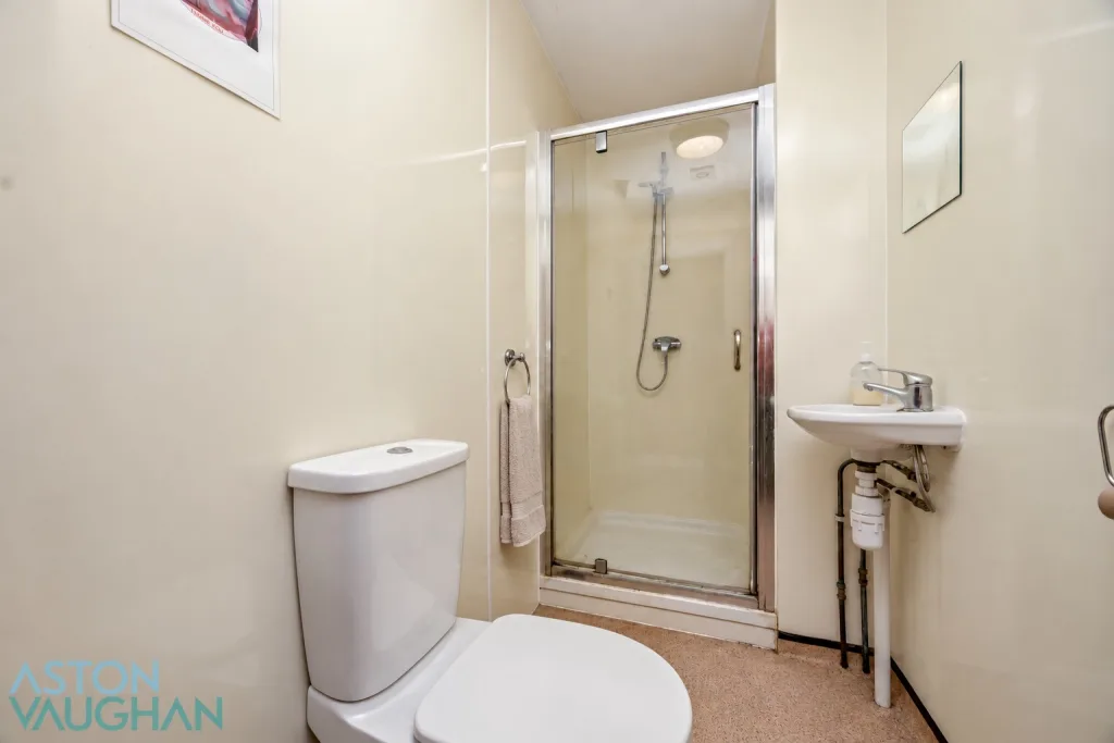 6 bedroom terraced house for rent