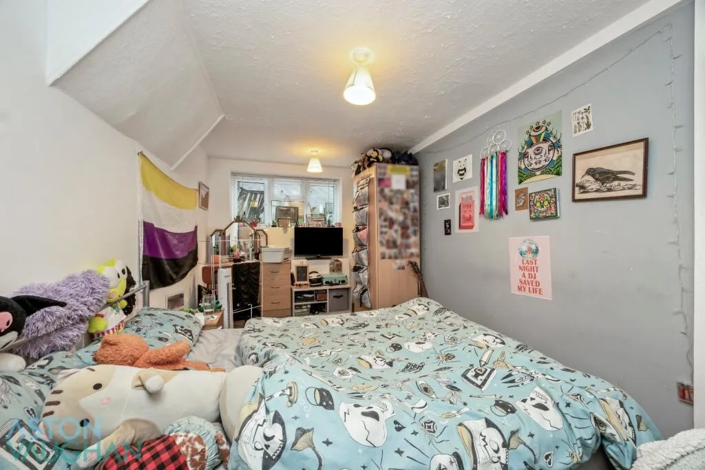 6 bedroom terraced house for rent