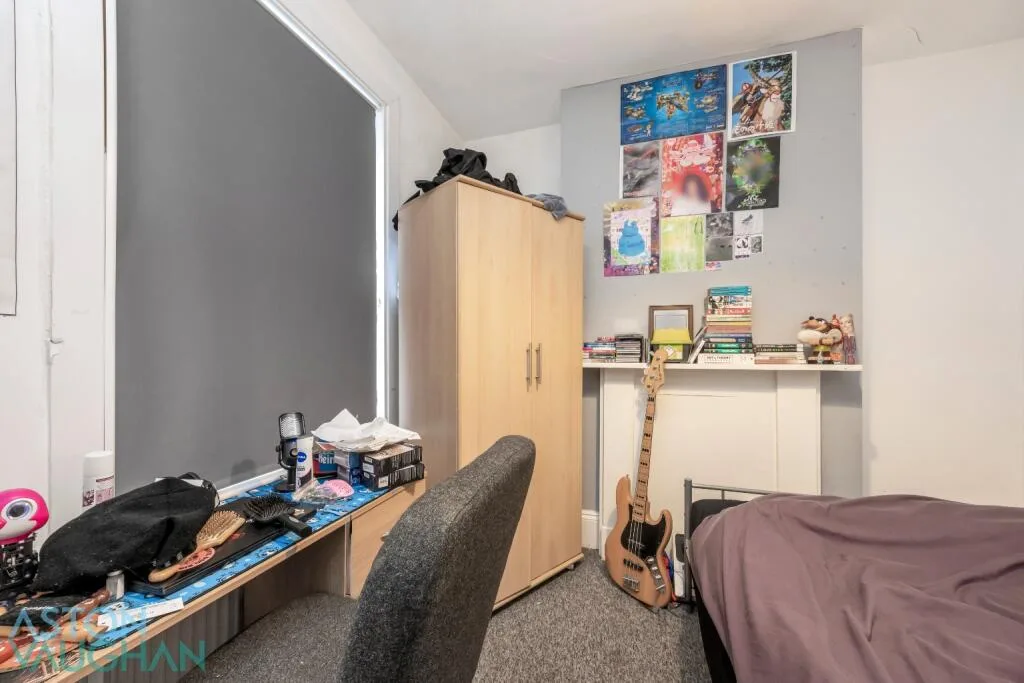 6 bedroom terraced house for rent