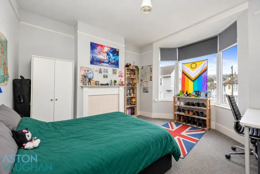 6 bedroom terraced house for rent