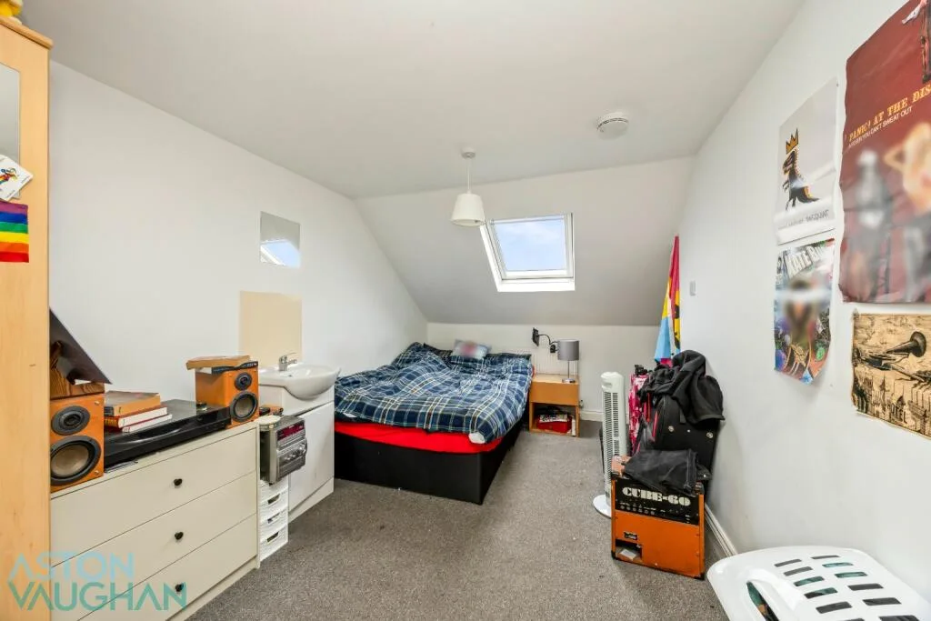 6 bedroom terraced house for rent