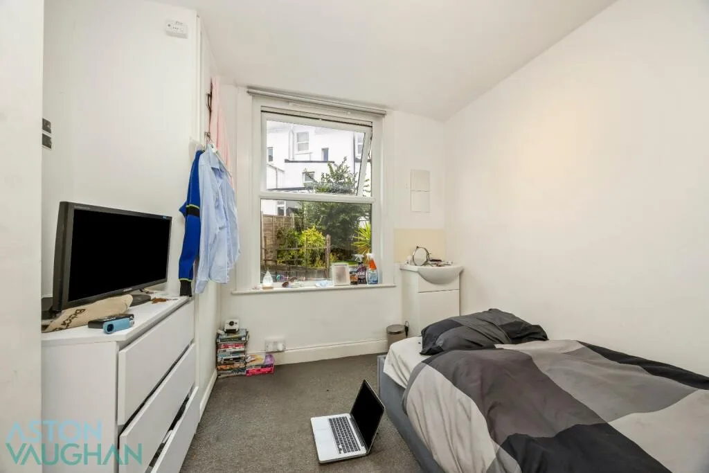6 bedroom terraced house for rent