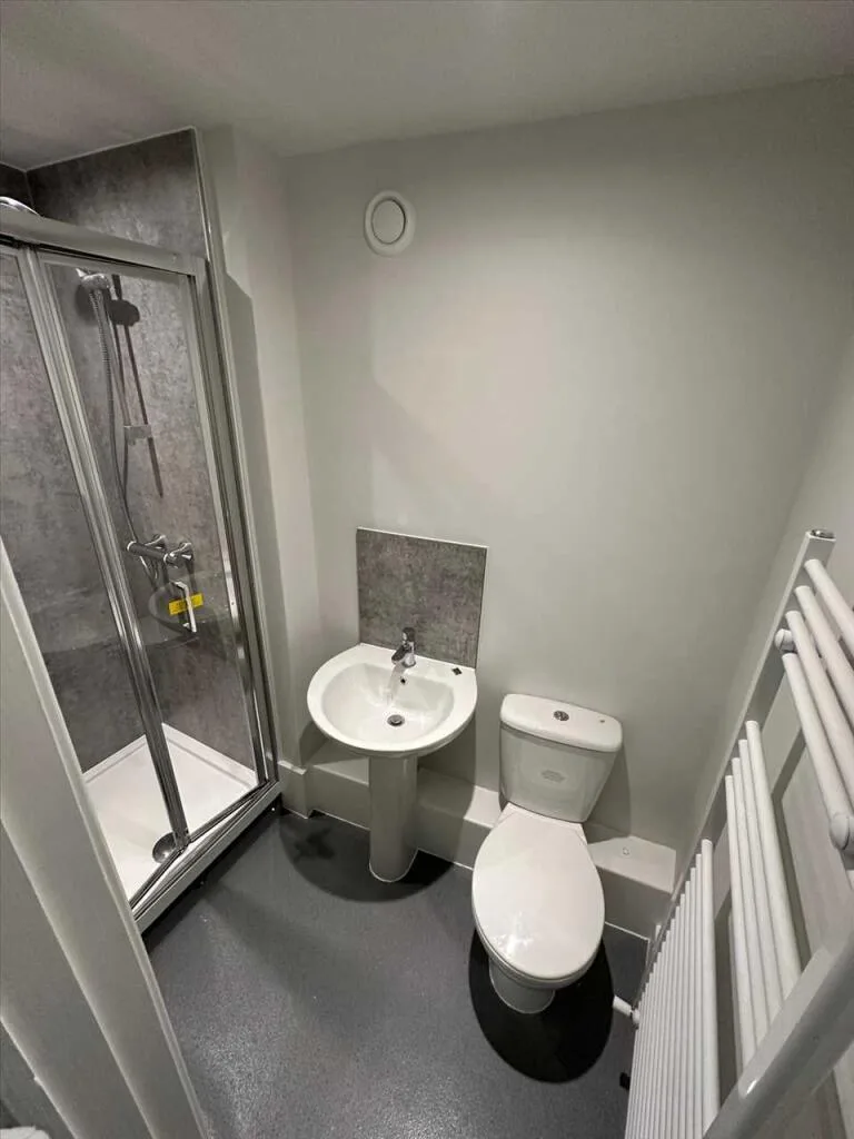 9 bedroom terraced house for rent