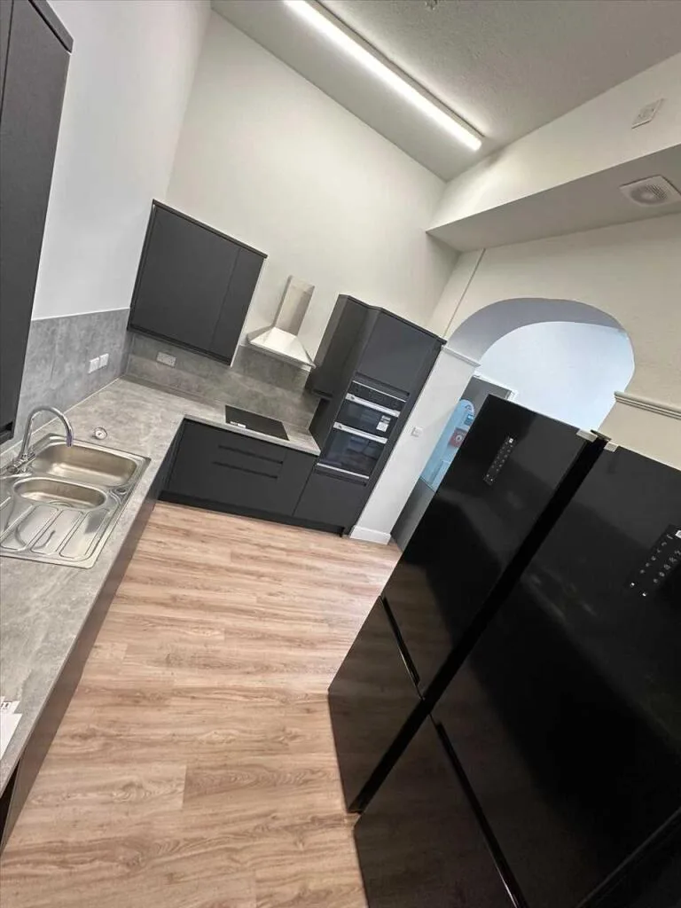 9 bedroom terraced house for rent